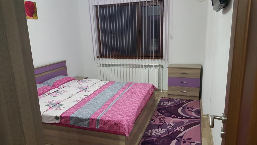 סנדנסקי Д И В 1 - D & V 1 Apartment מראה חיצוני תמונה