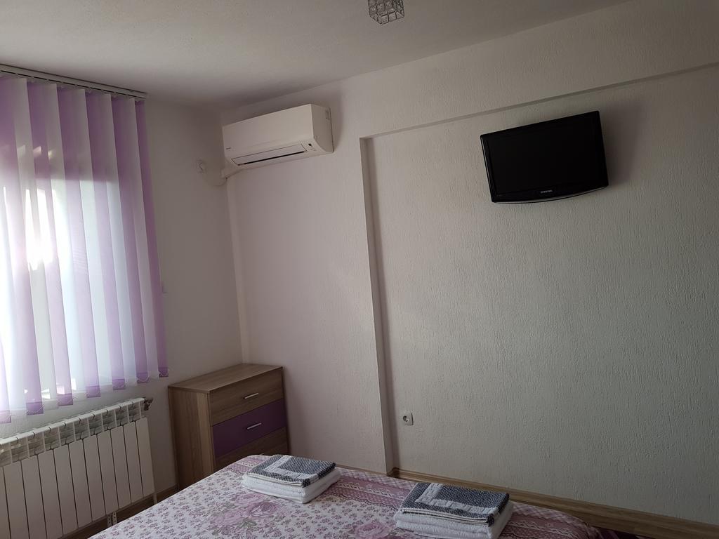 סנדנסקי Д И В 1 - D & V 1 Apartment מראה חיצוני תמונה