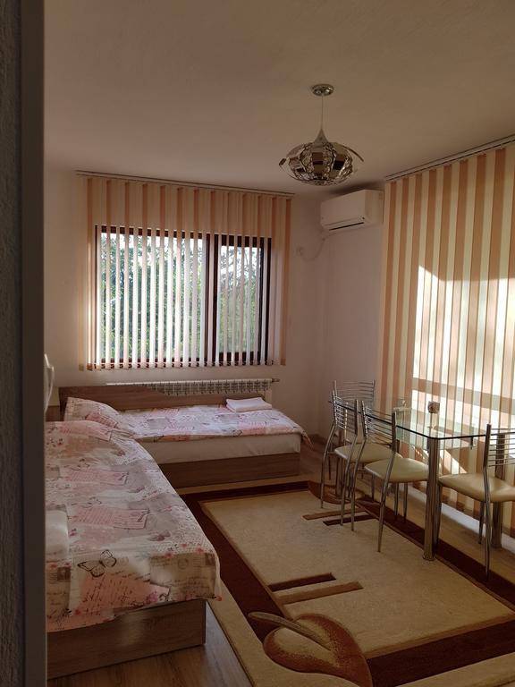 סנדנסקי Д И В 1 - D & V 1 Apartment מראה חיצוני תמונה